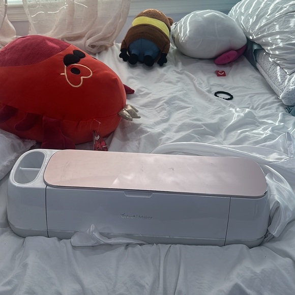 COPY - Cricut Maker - Picture 3 of 3